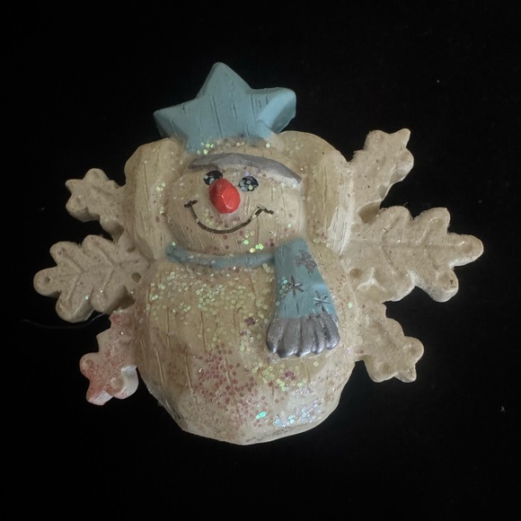 Jewelry - Vintage resin snowman brooch circa 1990